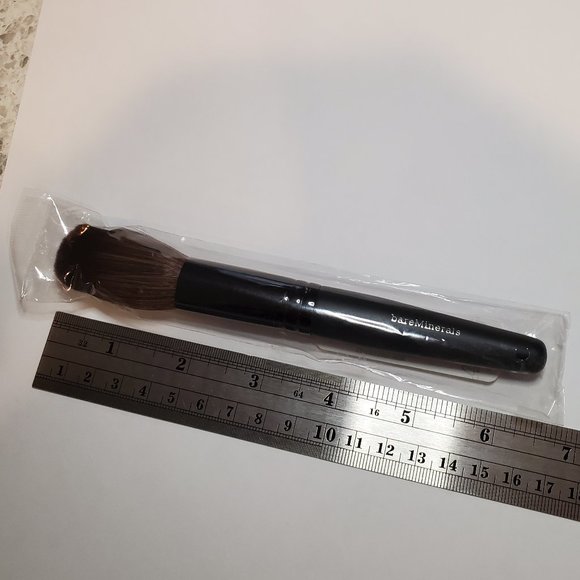 bareMinerals Other - NWT bareMinerals Makeup Brush Flawless Finish New Sealed